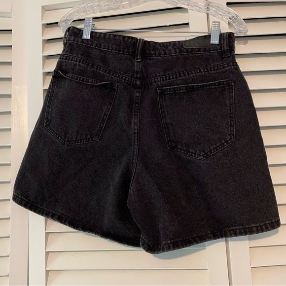 LIRA size 27 High Rise Mom Short Black Denim - Picture 3 of 9